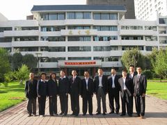 -乌鲁木齐市第一中学(健康校区)