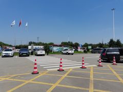 -平望服务区·停车场