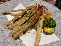 香酥鳗鱼骨配小白虾-鳗事鱼意·活鳗現烤专门店(富力海珠城店)