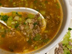牛肉芹菜番茄汤-海底捞火锅(关山保利店)