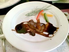 香煎鹅肝配烩苹果黑醋-德大西餐社(云南南路店)