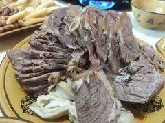 -黄利砖万峰林布依特色酸笋牛肉馆