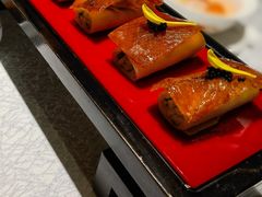壹品香酥片皮鸭配鲟鱼子（两吃）-艋舺·台湾小馆老字号(平安悦坊店)