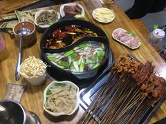 -灌县老妈砂锅串串香(万科红生活广场店)
