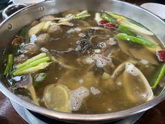 -乡土黄·鲜牛肉火锅·小龙虾(兴业街店)