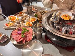 -围炉肉舍•炭烤活鳗•丹东海鲜烤肉(步行街店)