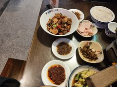 -富正毅三下锅·湘西韵味(天门山索道店)