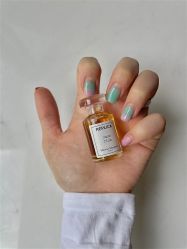 -染指坊日式美甲美睫设计中心