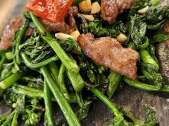 牛肉炒芥兰-桃园盛宴·岭南粤菜·手工茶点(南庄店)