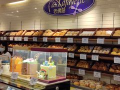 面包甜点陈列柜-老佛爷饼店