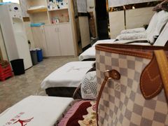 -郑远元专业修脚房(昌里东路店)