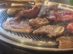 -围炉肉舍•炭烤活鳗•丹东海鲜烤肉(步行街店)