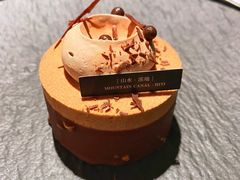 三层巧克力慕斯-水·餐厅