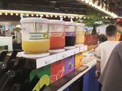 -四囍码头海鲜烧烤自助火锅(外滩南京东路悦荟广场店)