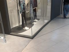 -URBAN REVIVO(七宝领展广场店)