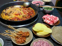 -四小区火锅·巷子里的重庆火锅(花照壁店)