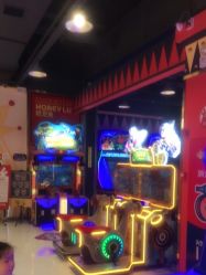 -哈尼鹿儿童乐园(长沙梅溪湖步步高店)