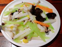 蘑菇山药白果养生小炒-前海沿·青岛菜(五四广场永旺店)