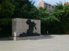 android_upload_pic-上海市龙华烈士陵园