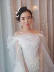 -艾米丽婚纱礼服