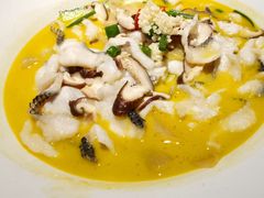QQ酸汤鱼-蜜桃餐厅·江浙融合菜(荟聚购物中心店)
