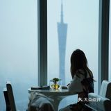 上一次坐在这个位置是整整五年前