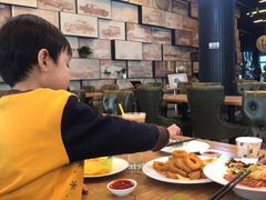 -汽车博物馆主题餐厅