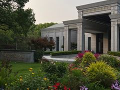 -西郊宾馆-地面停车场