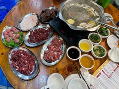 -牛一煲美食(江高店)