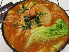 招牌炸酱小锅米线-肥汁米蘭香港米线(长宁来福士店)