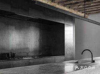 该项目位于维多利亚一个大型农村庄园内，原建筑于190