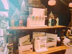 -TWOFACE 双面理发馆