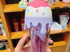 草莓甜筒款玻璃杯-星巴克(大连柏威年店)