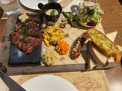 -Mark&Mars Restaurant
