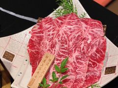 -山川小町·极番烧肉(新地假日广场店)