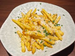 黑松露奶酪薯条-MONICH牛排融合餐厅(和义大道购物中心店)