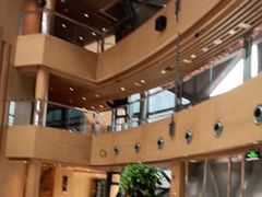 -上海滴水湖皇冠假日酒店