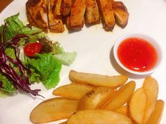 -JINNS锦时 steak&pizza(浸信会礼拜堂旧址店)
