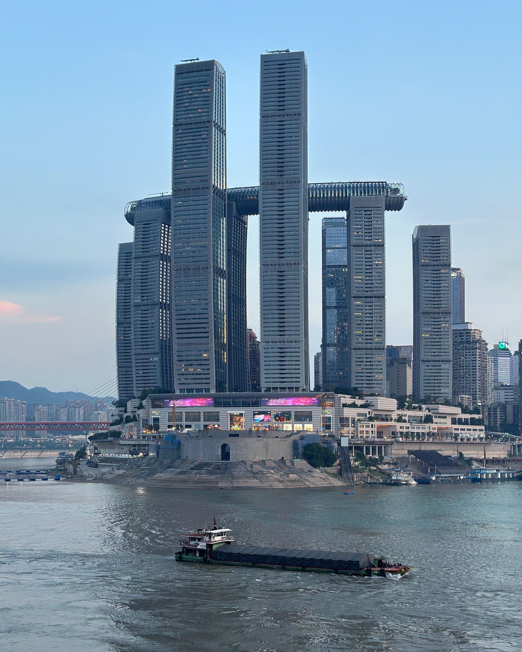 两江交汇 专属重庆的鸳鸯锅～☯️