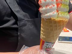 双球甜筒-DQ·蛋糕·冰淇淋(周浦万达店)