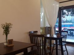 靠窗位-小银家日式简餐(中信丹阳花园店)