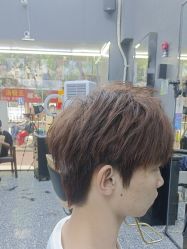 -藤野造型专业烫染接发