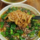这是虽然简直是个小份，但是是很深的大圆碗
