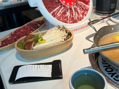-左庭右院鲜牛肉火锅(金山万达店)