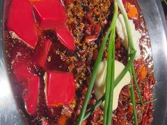 -茅草房·河畔园林火锅