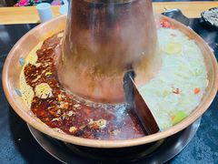 -果松木炭酸菜铜火锅·外婆参鸡汤