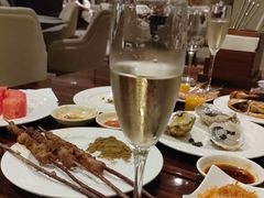 -广州万富希尔顿酒店·感趣自助餐厅·金秋蟹宴生蚝海鲜刺身