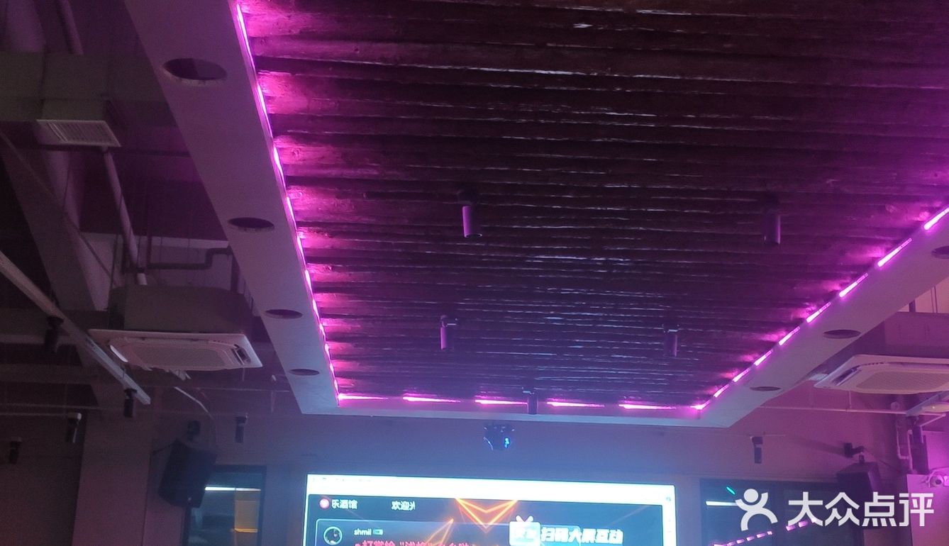 独自品味寂寞夜