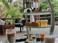 -亚龙湾喜来登·美景台大堂吧