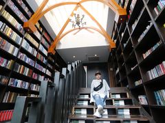 -钟书阁(松江泰晤士小镇店)